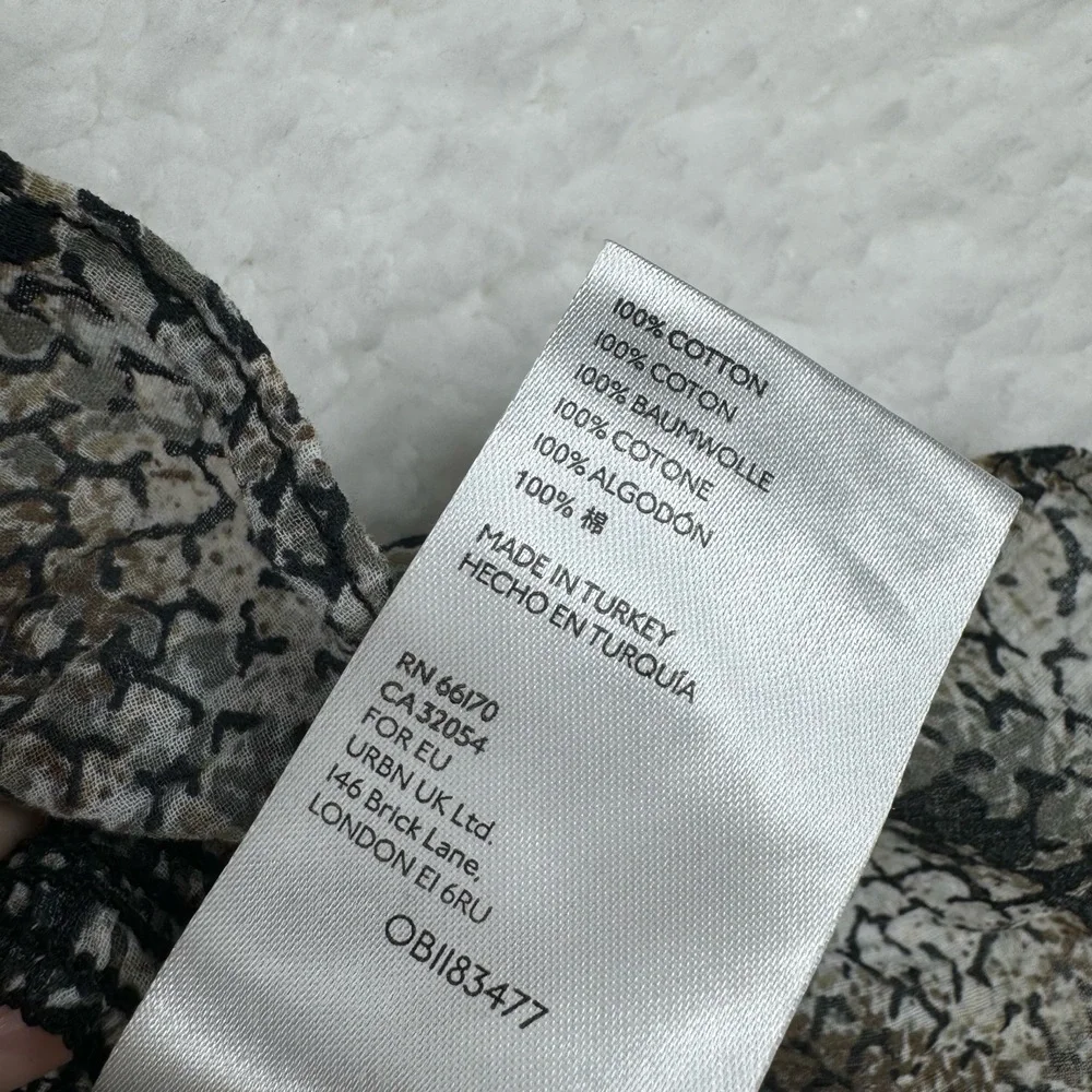 Free People Gray XOXO Blouse Snake Print Puff Sleeve Smocked Crop Top Small NWOT